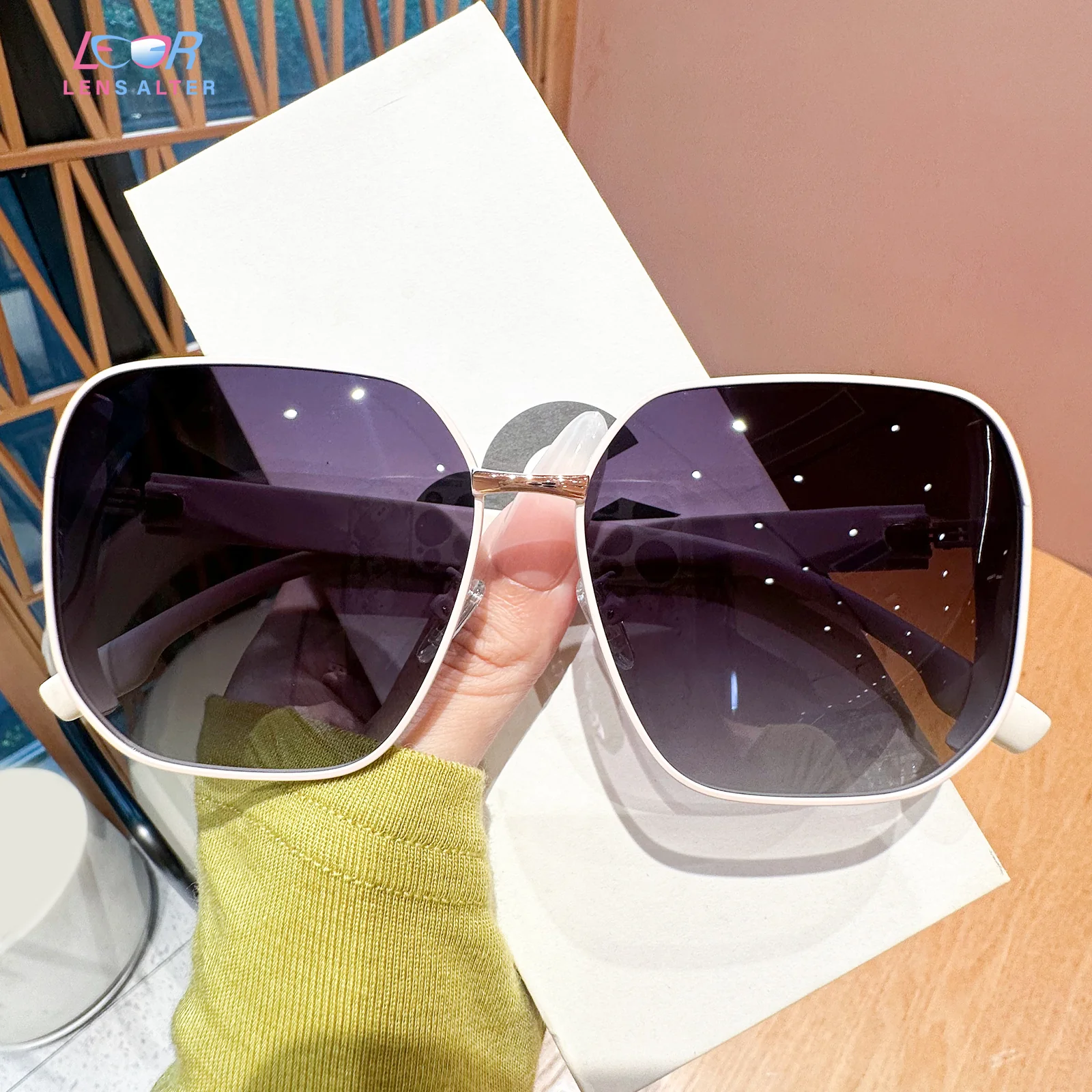 Thumbnail 1